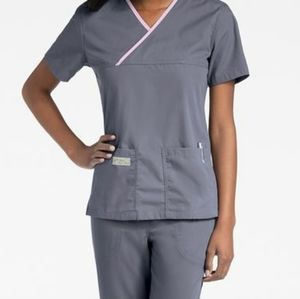 Double Pocket Crossover Scrub Set